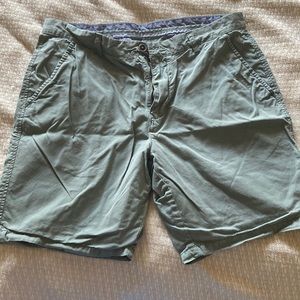 Men's size 34 shorts
